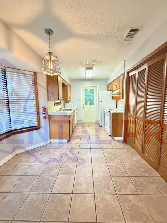 Photo - 925/927 Sybil Dr Unit 925 Sybil Dr.