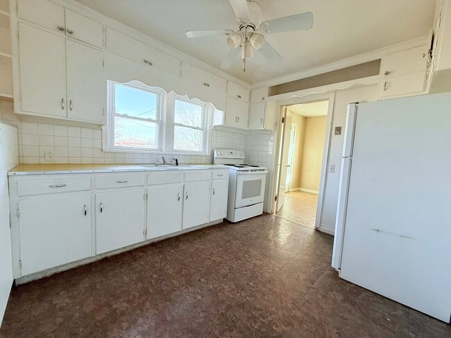 Photo - 609 S Taylor Ave