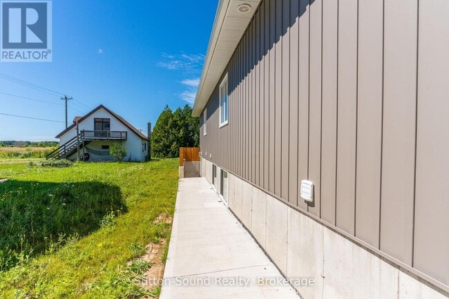 Photo - 486 Dawson St