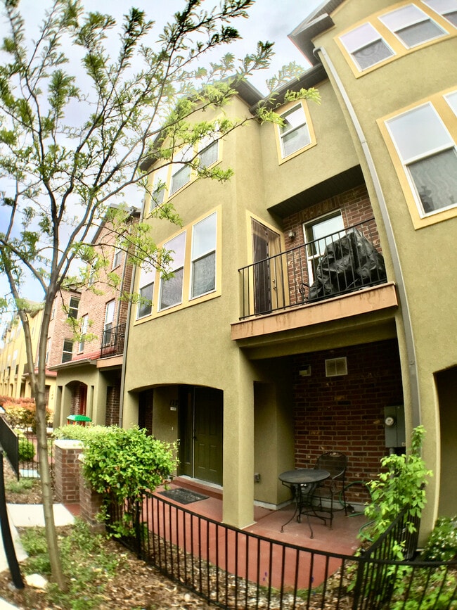 Photo - 176 W Barry Links Way