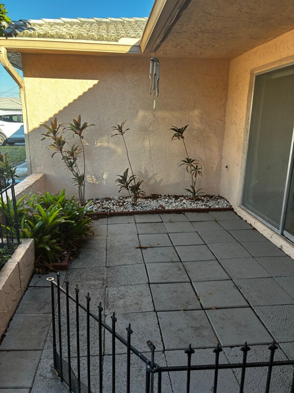 Photo - 5428 Larchmont Ct