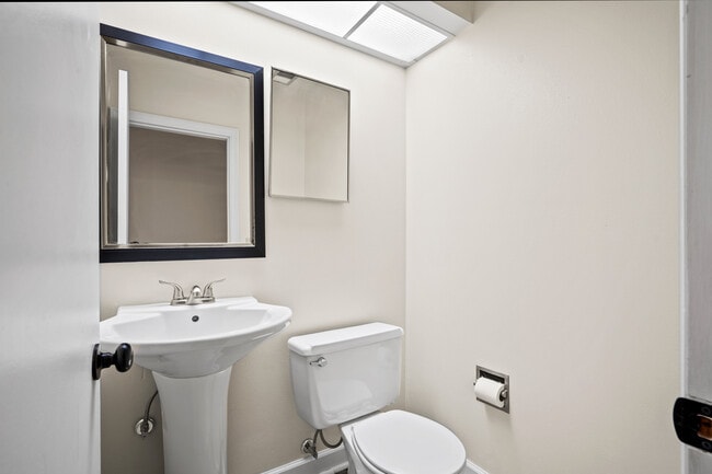 Photo - 853 Thackeray Trl Unidad Townhome