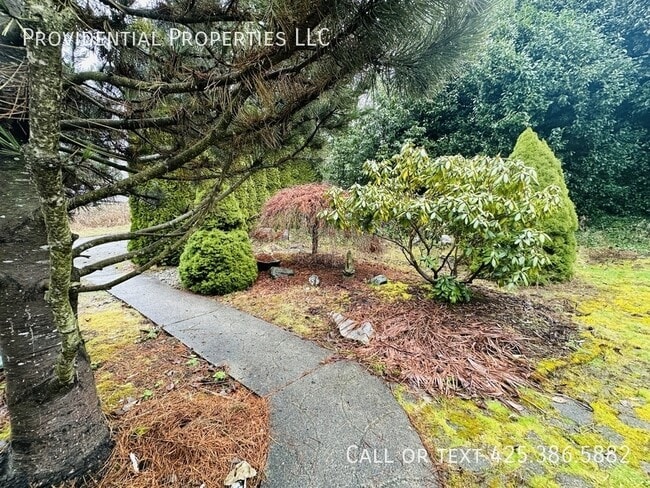 Photo - 20620 Larch Way