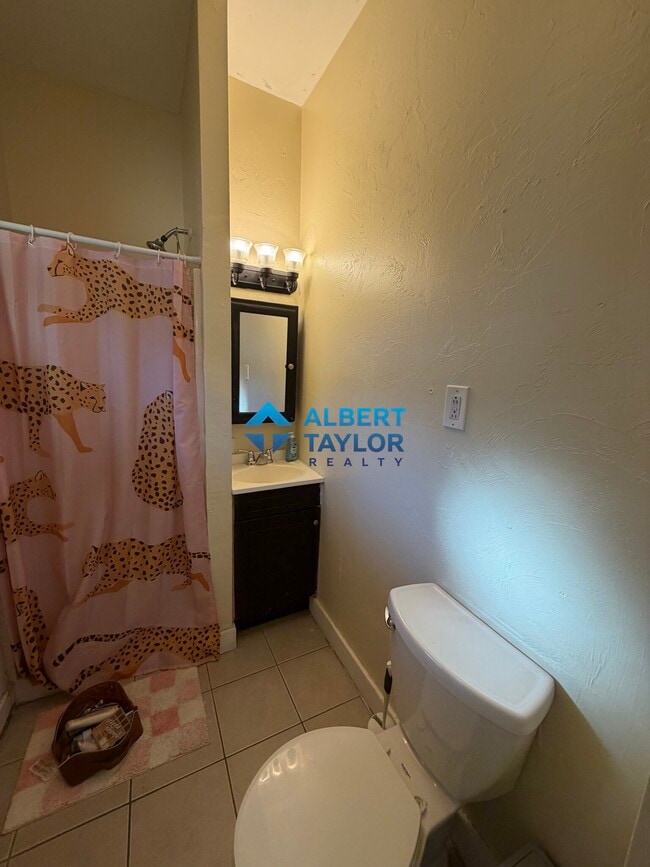 Photo - 8 Eldora St Unit 3