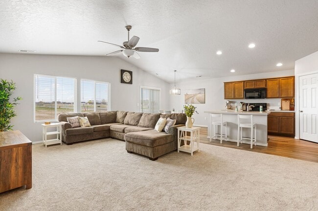 Photo - 3bd/2Ba Beautiful Home in Caldwell