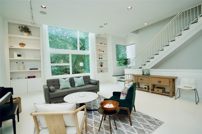 Photo - 1820 Southmore Blvd Unit C