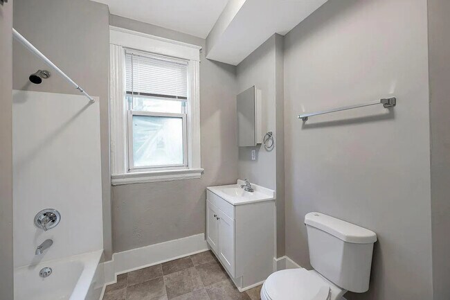 Bathroom - 1729 Holloway Ave Unit 1