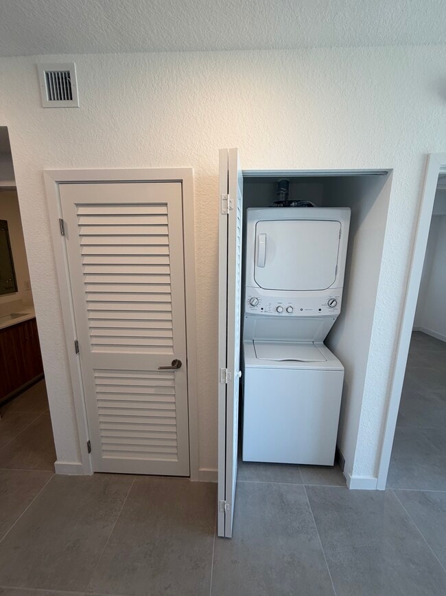 Photo - 2128 Taylor St Unit A3