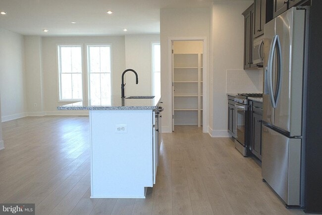 Photo - 129 Heyford Dr