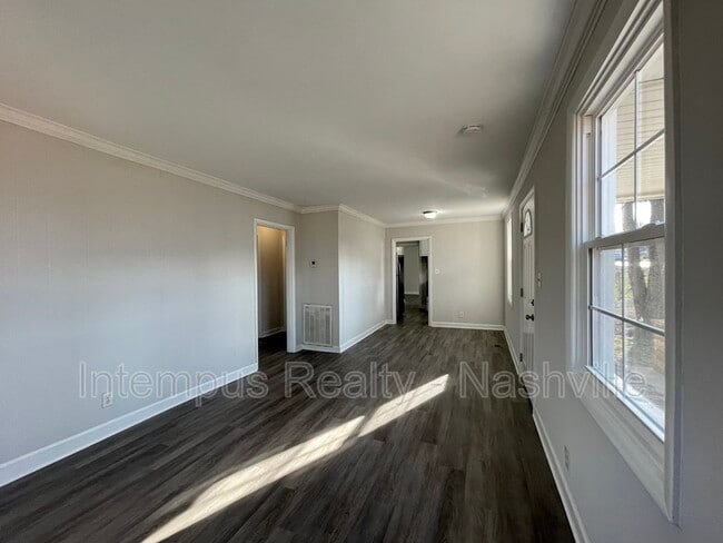 Photo - 109 W Trinity Ln