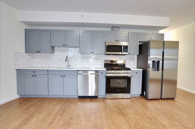 Building Photo - 143 Zabriskie St Unit E Rental