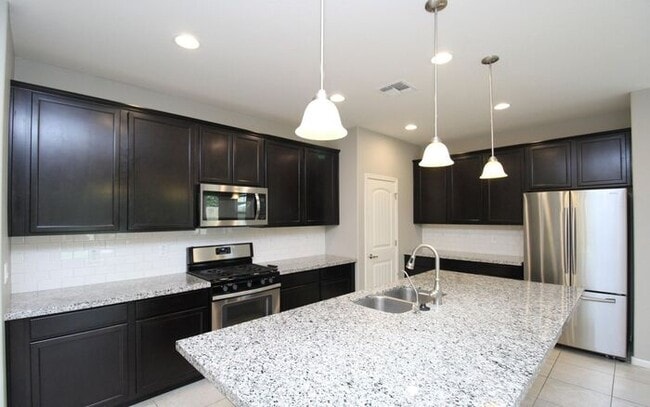 Photo - Stunning 3-bedroom, 3-bathroom home located in the heart of Peoria, AZ.