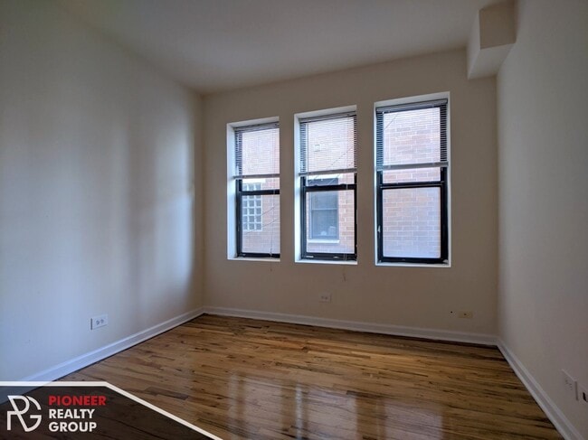 Photo - 914 W Dakin St Unit 306