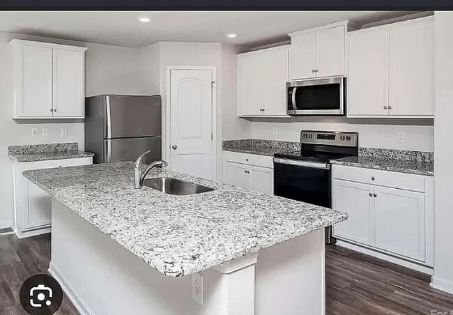 Photo - Room in House on Nia Rd