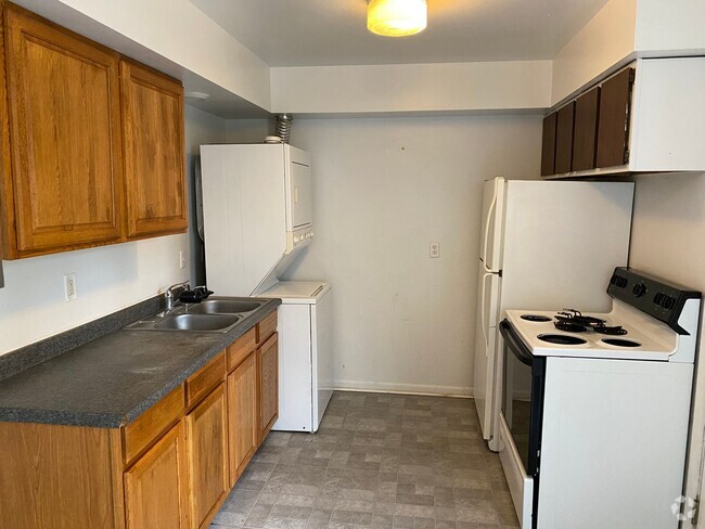 Building Photo - 726-730 Pioneer- 2 BR Apts in the south en... Unit 726  2