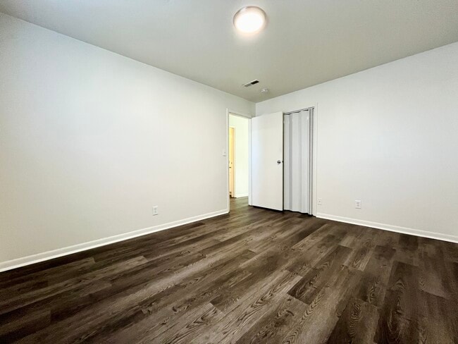 2BR, 1BA - DELUXE