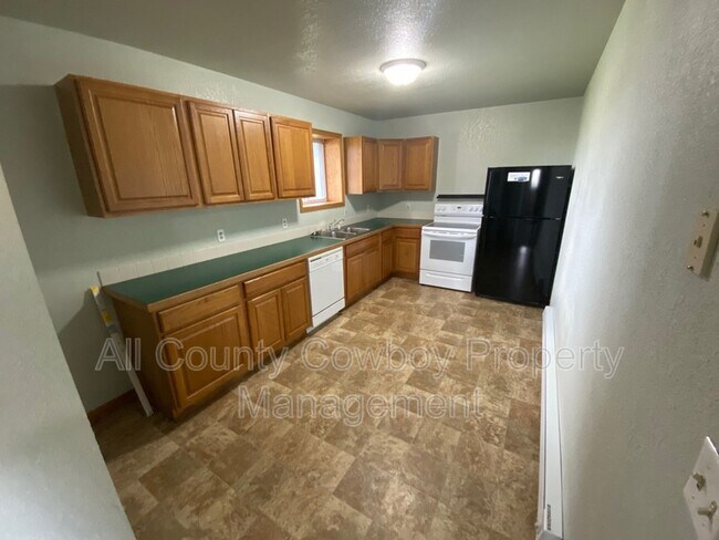 Photo - 1557 W Jefferson St Unit Apt. B