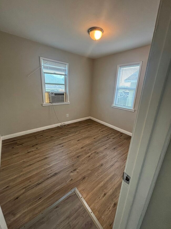 Photo - 365 N Phillips St