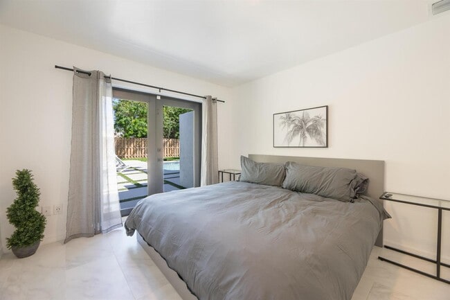 Photo - 3000 NE 21st Ter