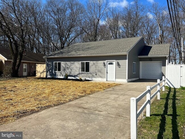 Photo - 141 Bunche Blvd