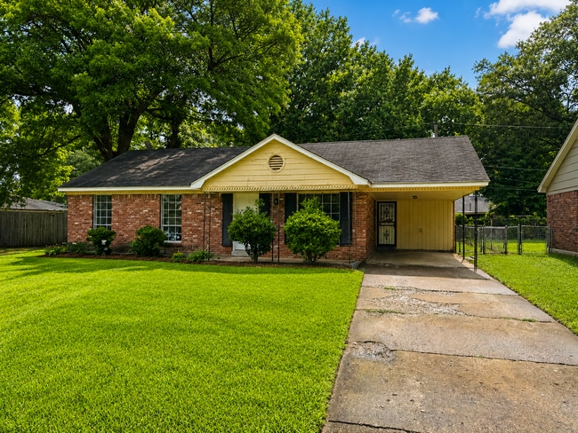 Building Photo - Charming 3-Bedroom Home in Memphis Comfort & Convenience Await!