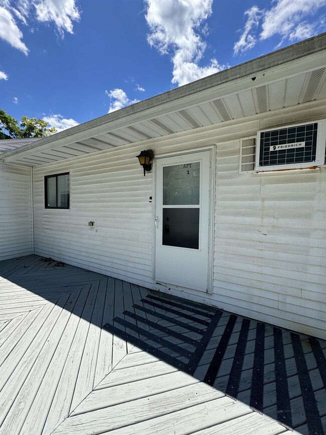 Photo - 1468 Rock Cliff Dr