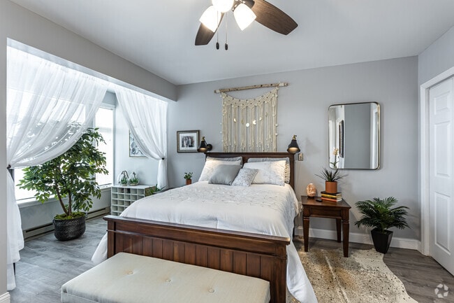 1BR, 1BA - 645 SF