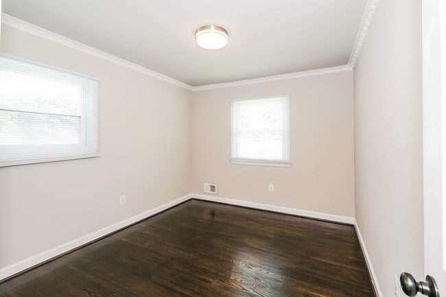 Photo - 6805 Pepper St