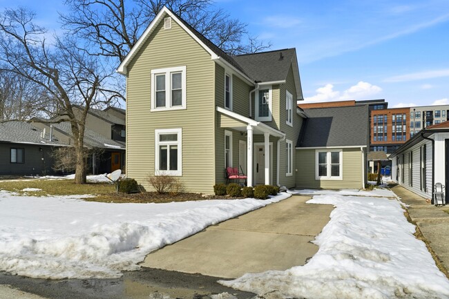 Photo - 1374 Ida Ave
