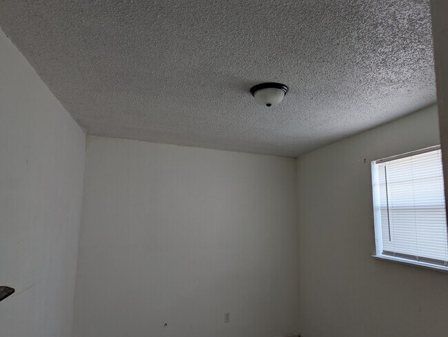 Photo - 201 W 1st St Unit 1