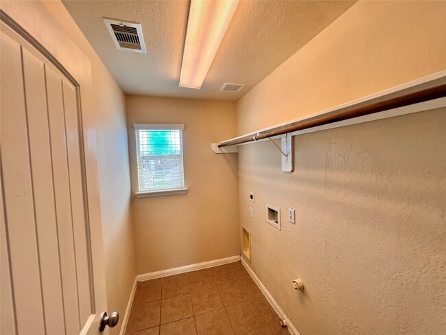 Building Photo - 19687 Little Pine Ln