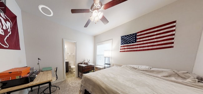 Photo - 601 Nimitz St