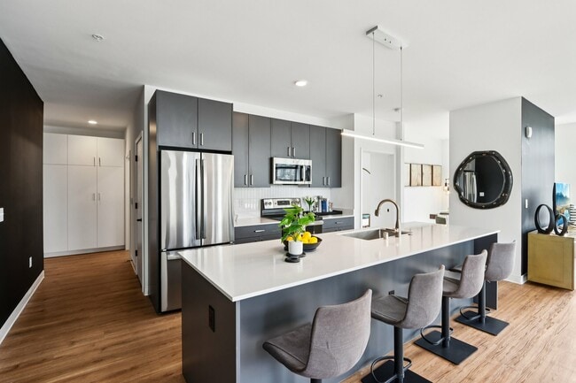 Building Photo - Nova Rental