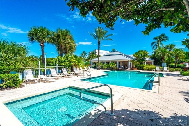 Building Photo - 5799 NE Island Cove Way Unit 1104