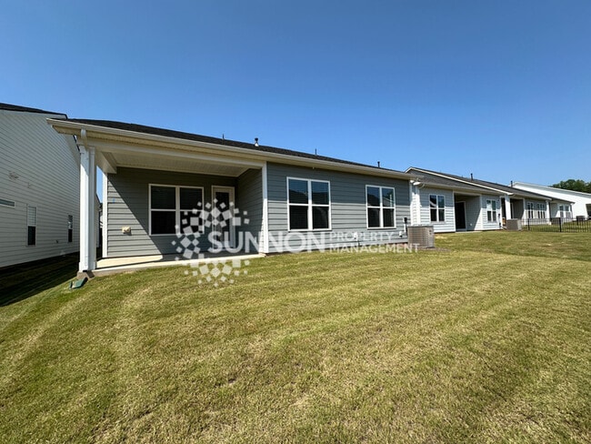 Photo - 4 Bedroom 3 Bathroom in Griffith Lakes