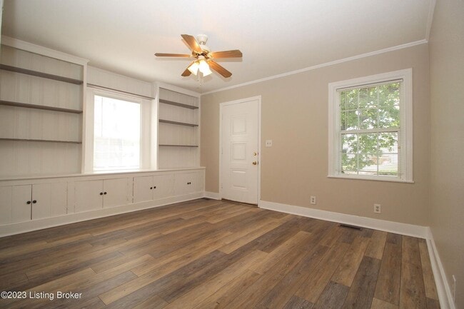 Photo - 2421 Lindbergh Dr