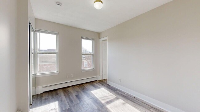 Photo - 16.5 Bremen St Unit 3