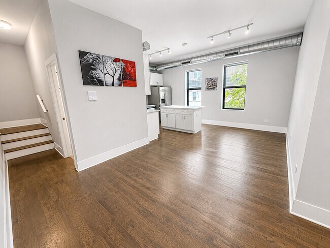 Photo - 1044 W 18th St Unit 3R