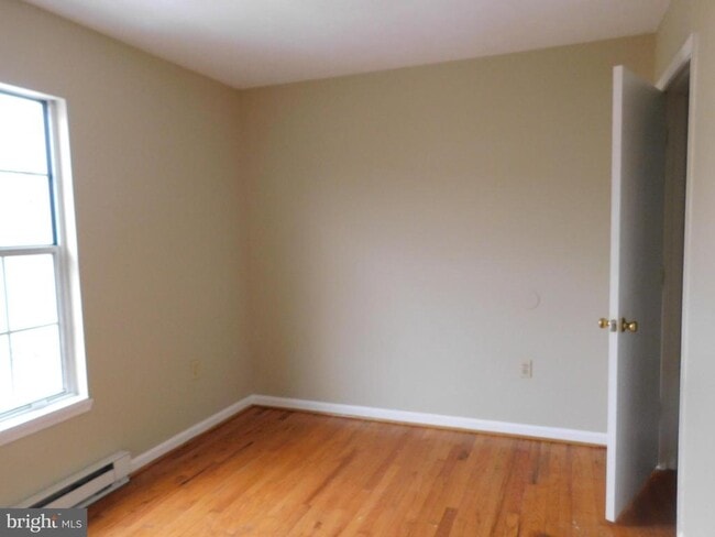 Photo - 104 Waterford Ln