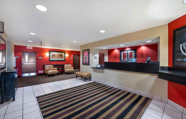Furnished Studio-Champaign - Urbana