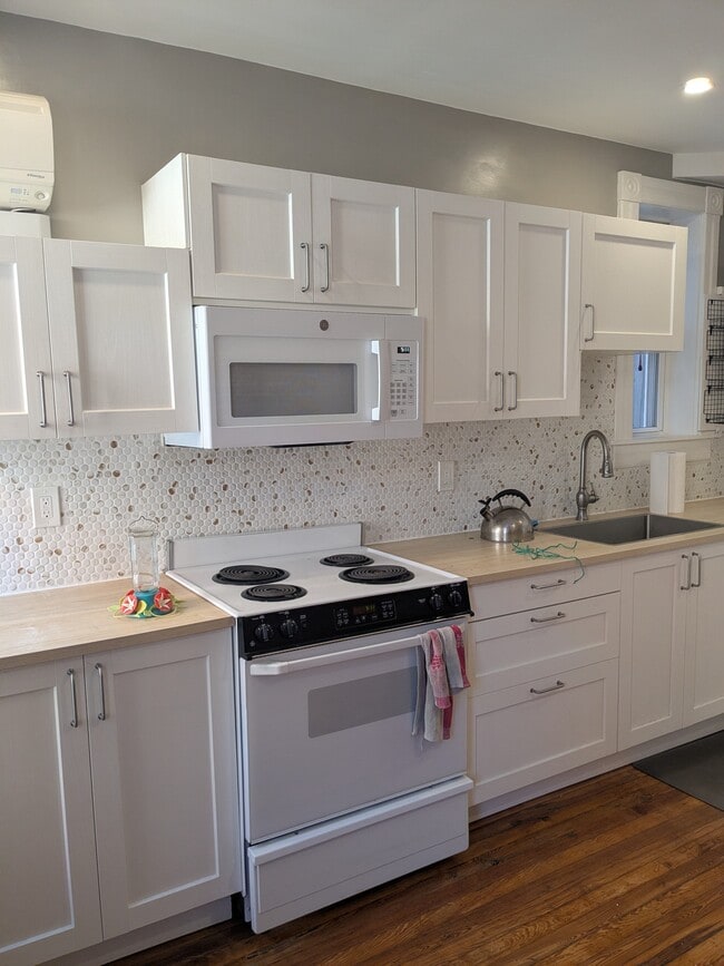 Building Photo - 2747 Maryland Ave Unit 2