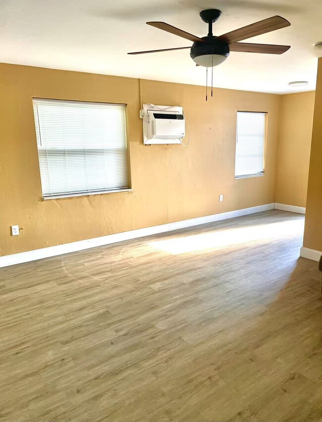 Photo - 2408 Linhart Ave Unidad 2408 Linhart Avenue Fort Myers FL