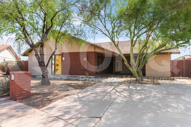 Building Photo - 3907 S Farmer Ave Rental
