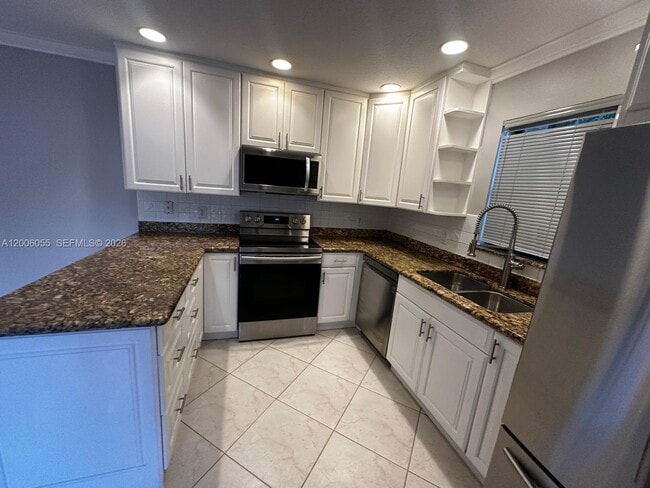 Photo - 7671 Courtyard Run W