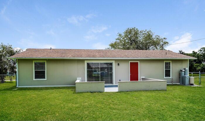 Photo - 1906 NE 22nd Ave