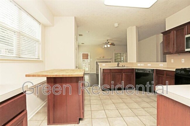 Photo - 75 Drifting Shadows Cir