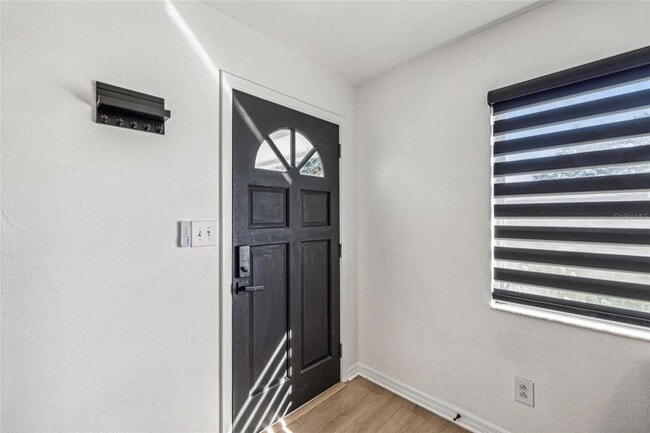 Photo - 2000 57th St N