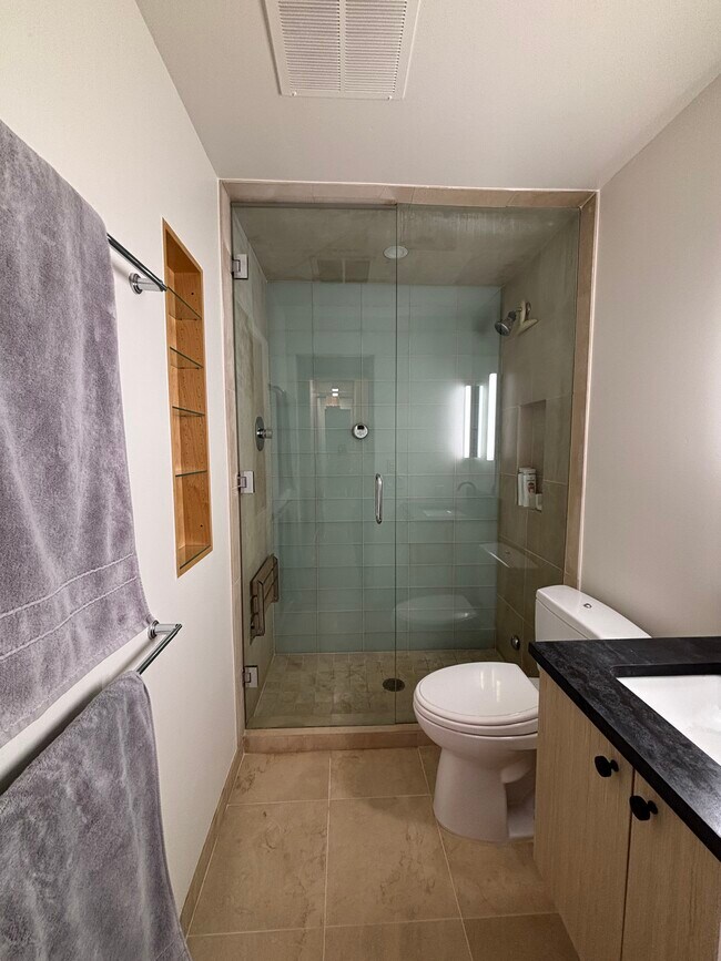 Photo - 725 E Main St Unidad 107