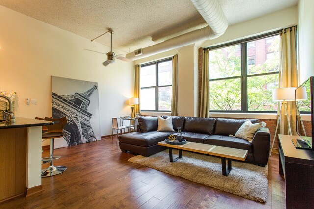 Photo - 812 W Van Buren St Unidad 2D