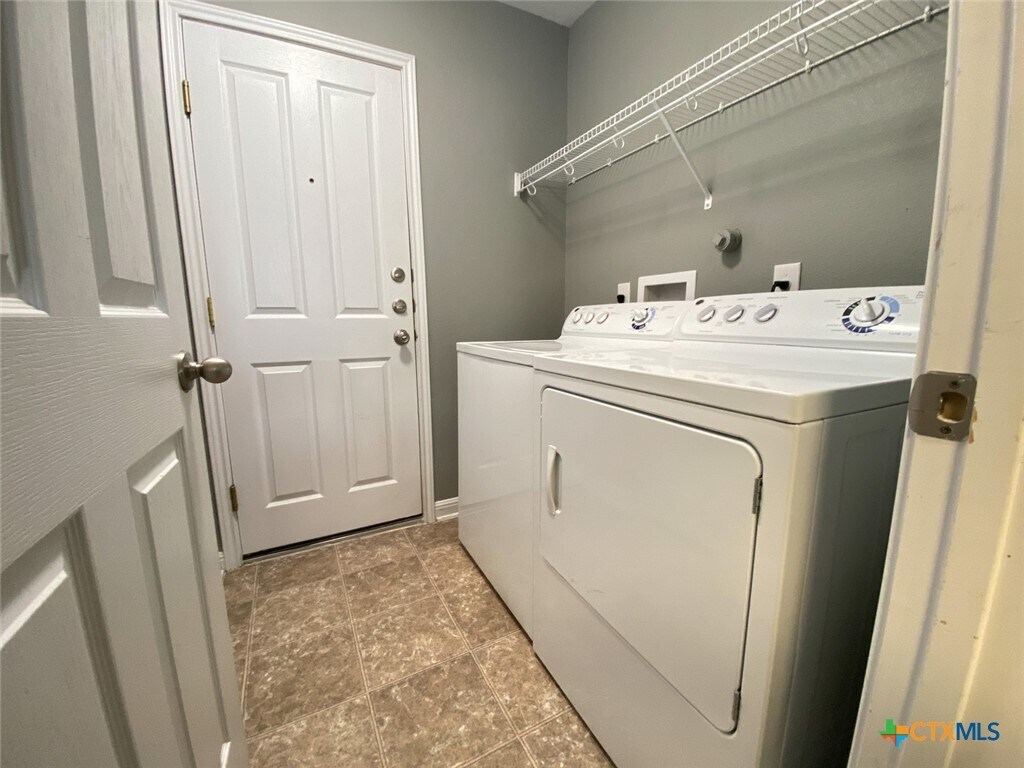 Photo - 320 Trestle Tree